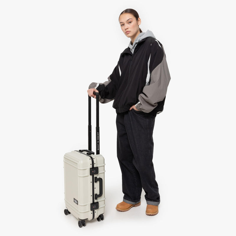 RESIST'R CASE S SAND